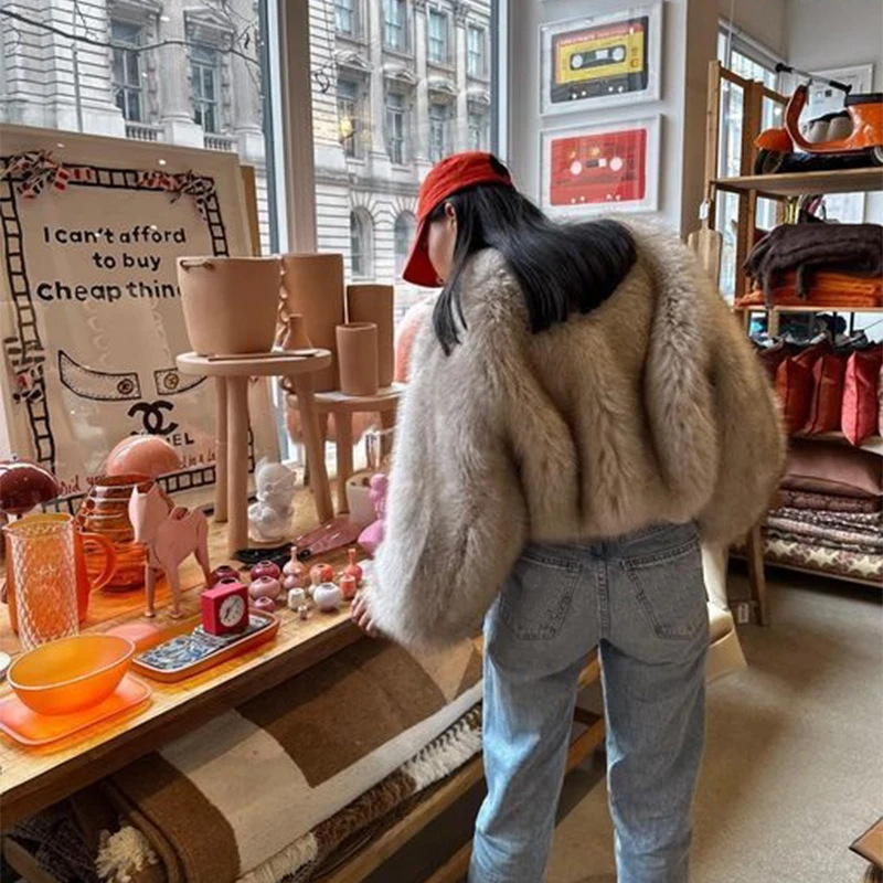 Casaco Curto de Pele Sintética - Street Fashion Week avaliação e preço